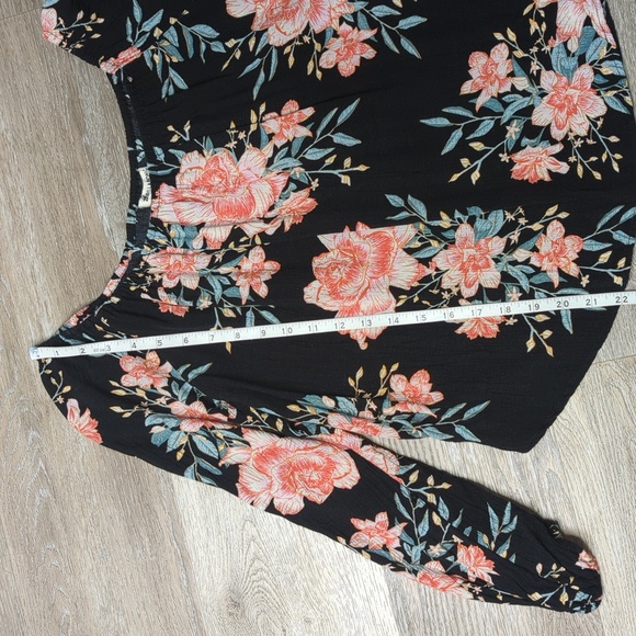 Billabong black with pink white green floral flowy long sleeve shirt size medium - Picture 9 of 9